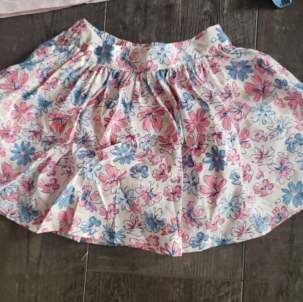Vineyard Vines 2pc swimsuit size 4/5 and CK outfit.